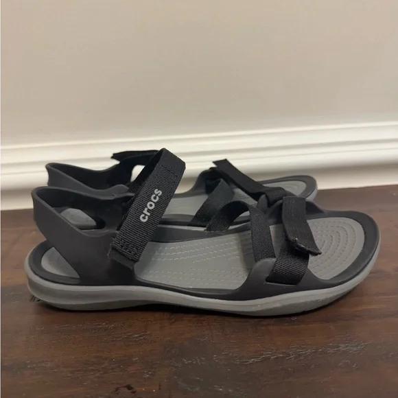 Crocs Black Swiftwater Webbing Sandals Women's size 6 - Picture 5 of 9